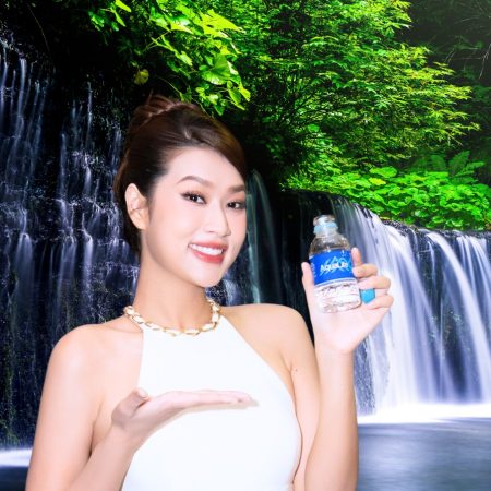 z4682521124823 b1fa1bbd9e8a6b8b311c33821226fd58 Nước suối chai nhỏ Aqualife 250ml ( thùng 24 chai )